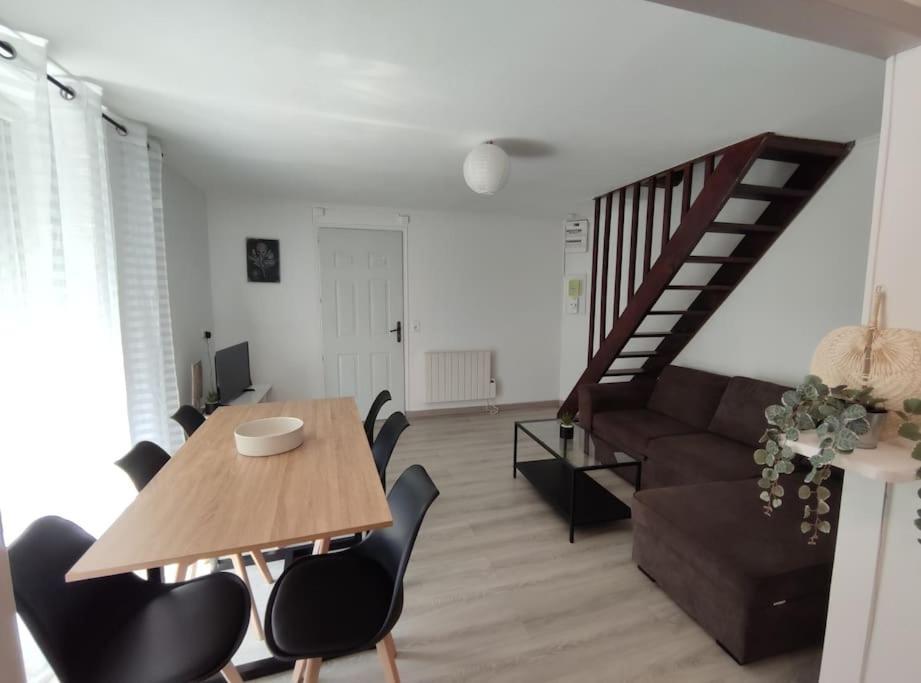 Duplex Cosy Apartment Gonesse Exterior foto